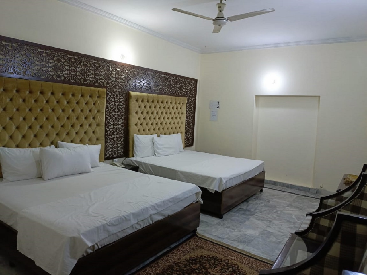 Decent Lodge Guest House Lahore Johar Town