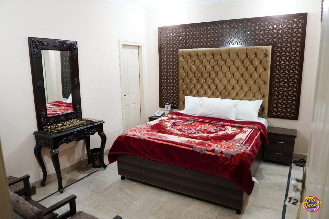 Decent Lodge Guest House Lahore Johar Town