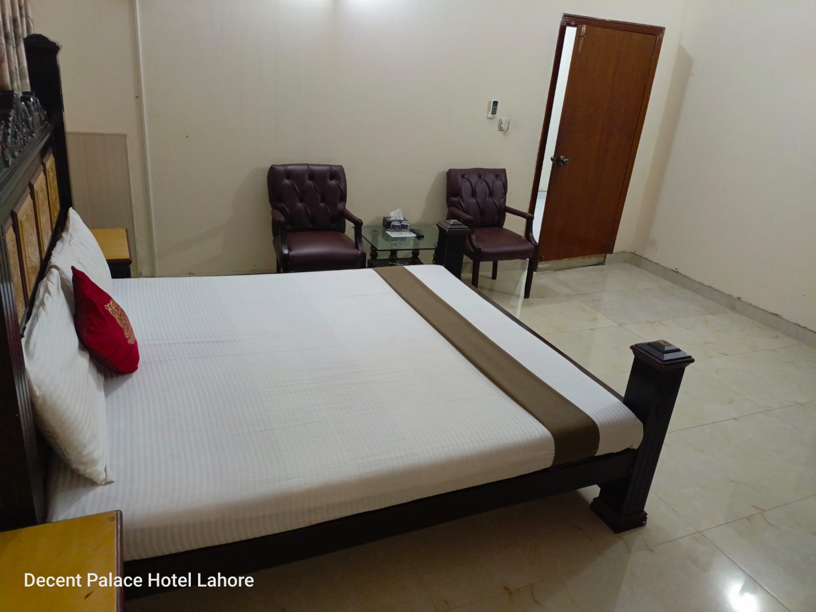 Guest house near Lahore Railway Station with convenient travel options