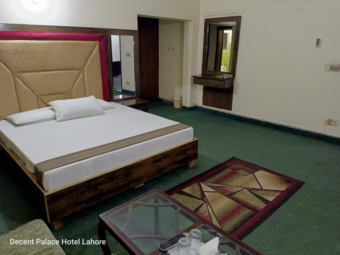 Family guest house room in Lahore