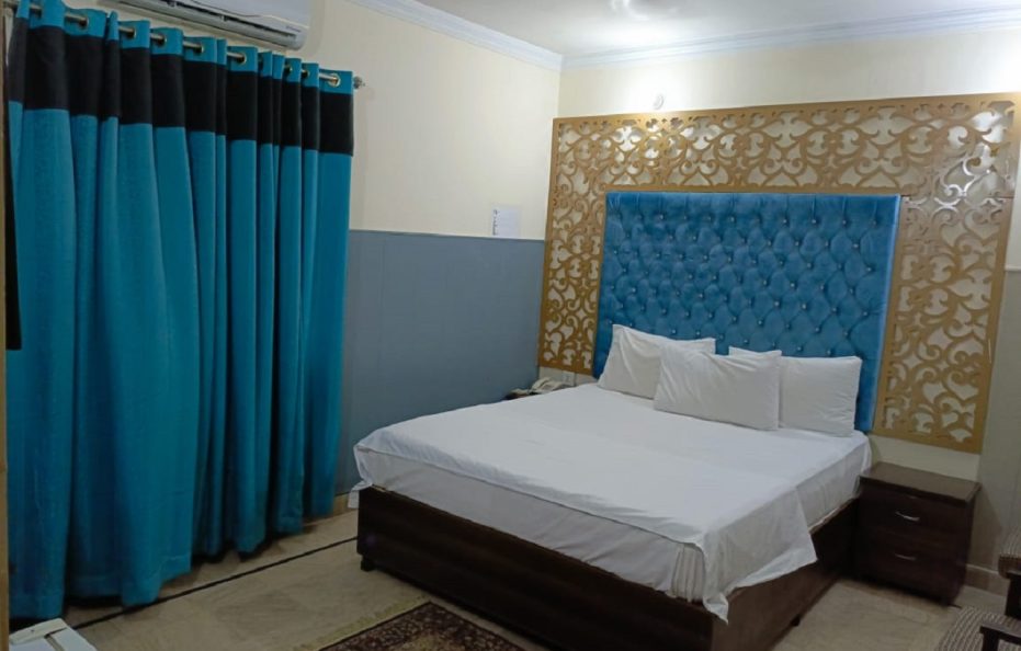 Decent Lodge Guest House Johar Town