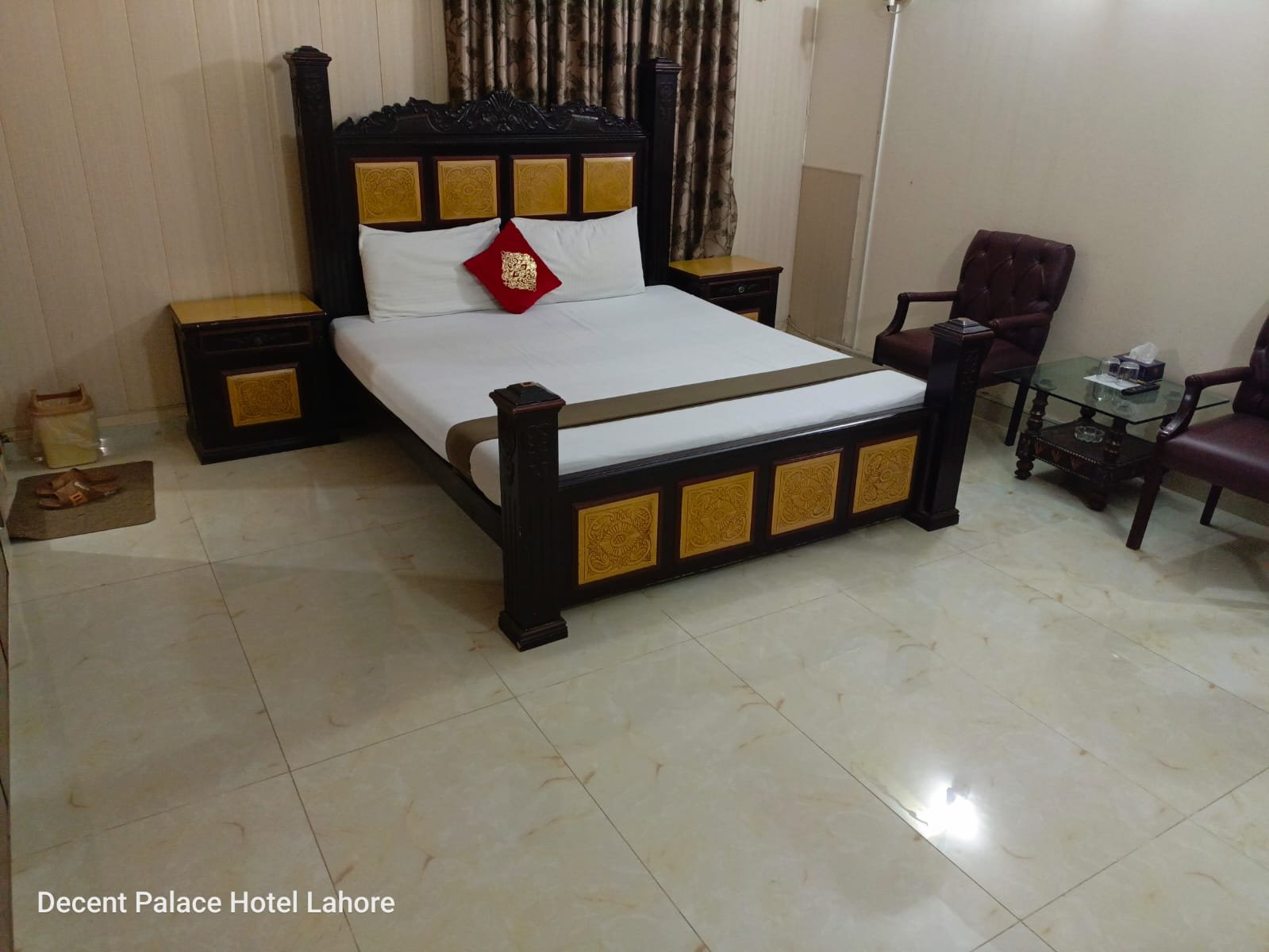 Tourist-friendly hotel in Lahore – Family Guest House