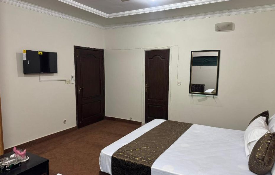 Shaheen Palace Hotel Lahore Gulberg