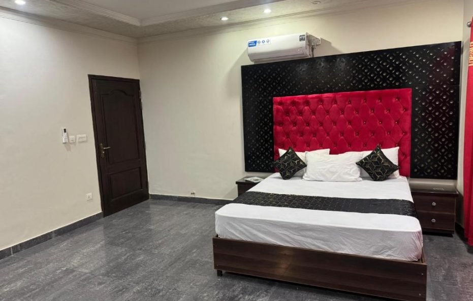 Shaheen Palace Hotel Lahore Gulberg